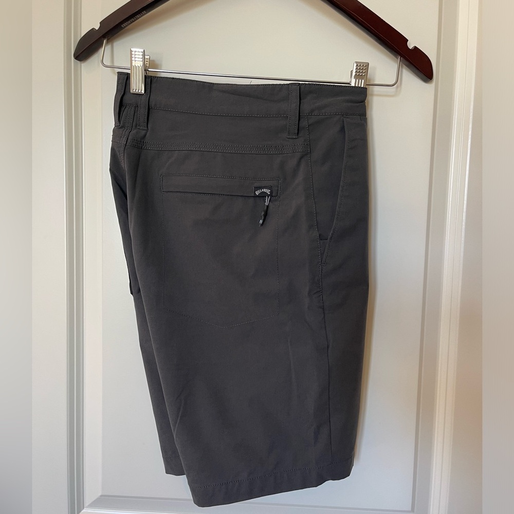 Billabong Men’s Shorts Size 28